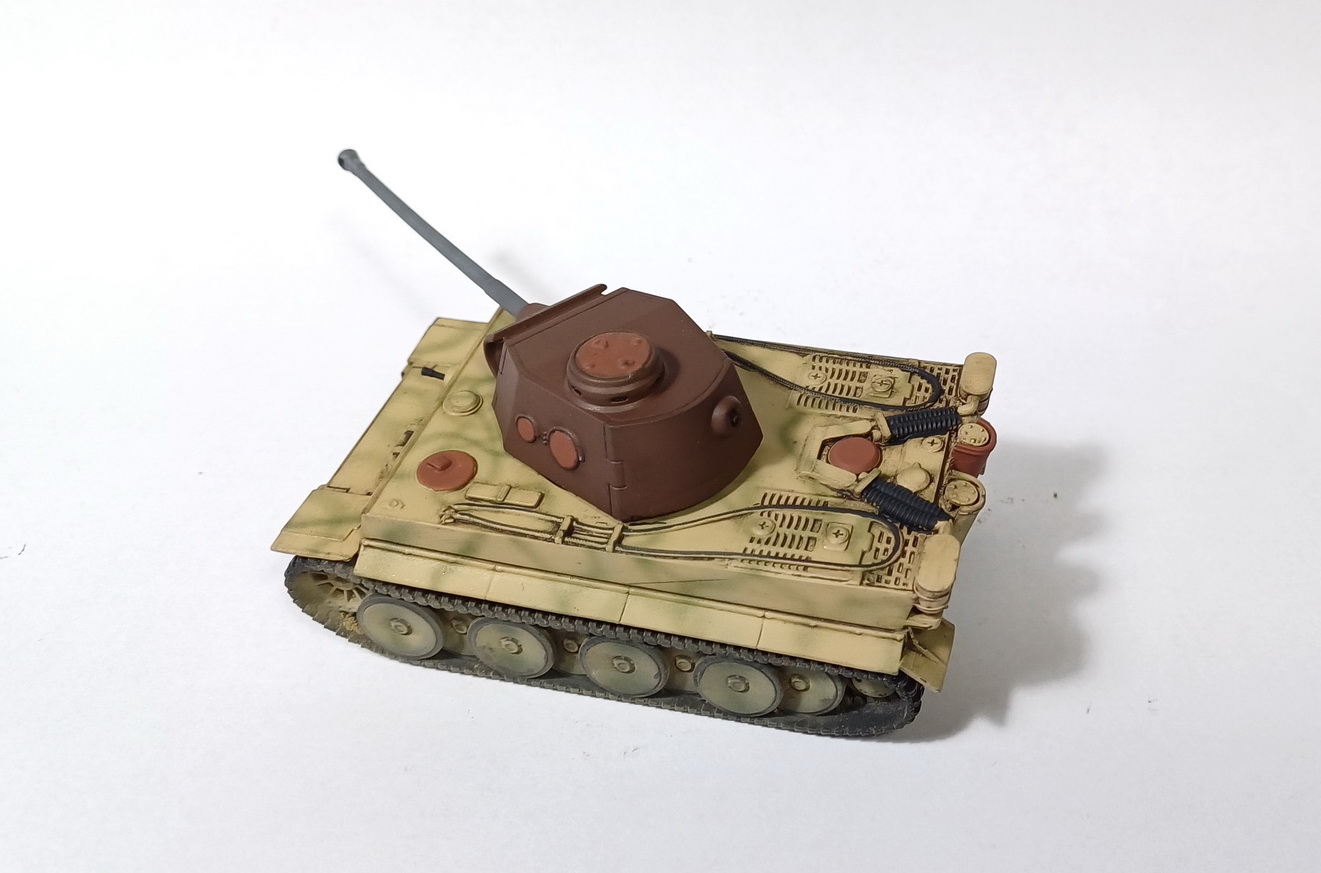 Tiger I - VK45.01(H2) with 7.5cm KwK L70 + 3 Tankmen (Germany, WW2)